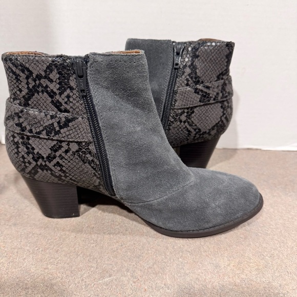 Vionic Gray Naomi Snakeskin Print Suede Water Resistant  Vionic Gray Naomi Snakeskin Print Suede Water Resistant Heeled Ankle Booties